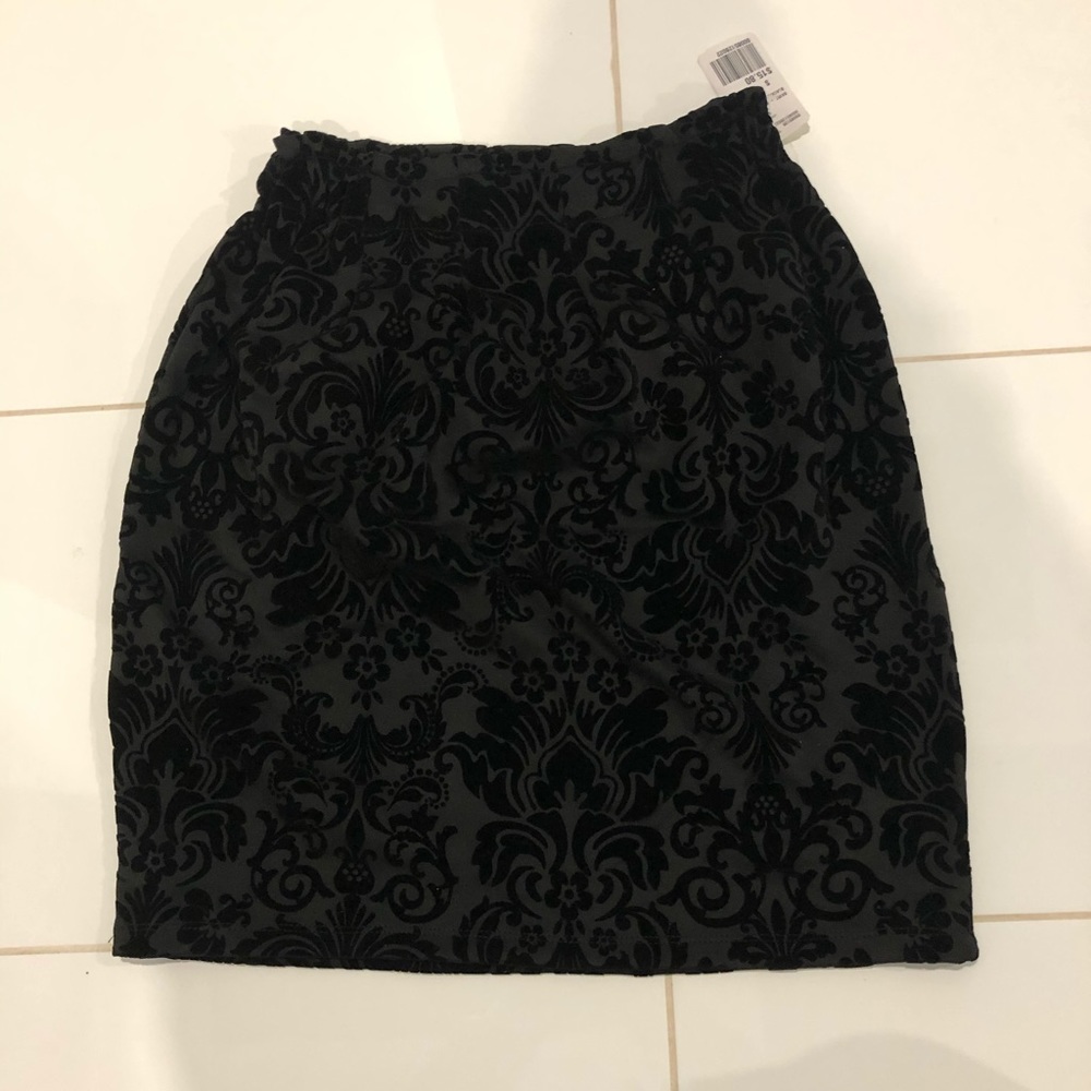 Forever 21 Velvet skirt